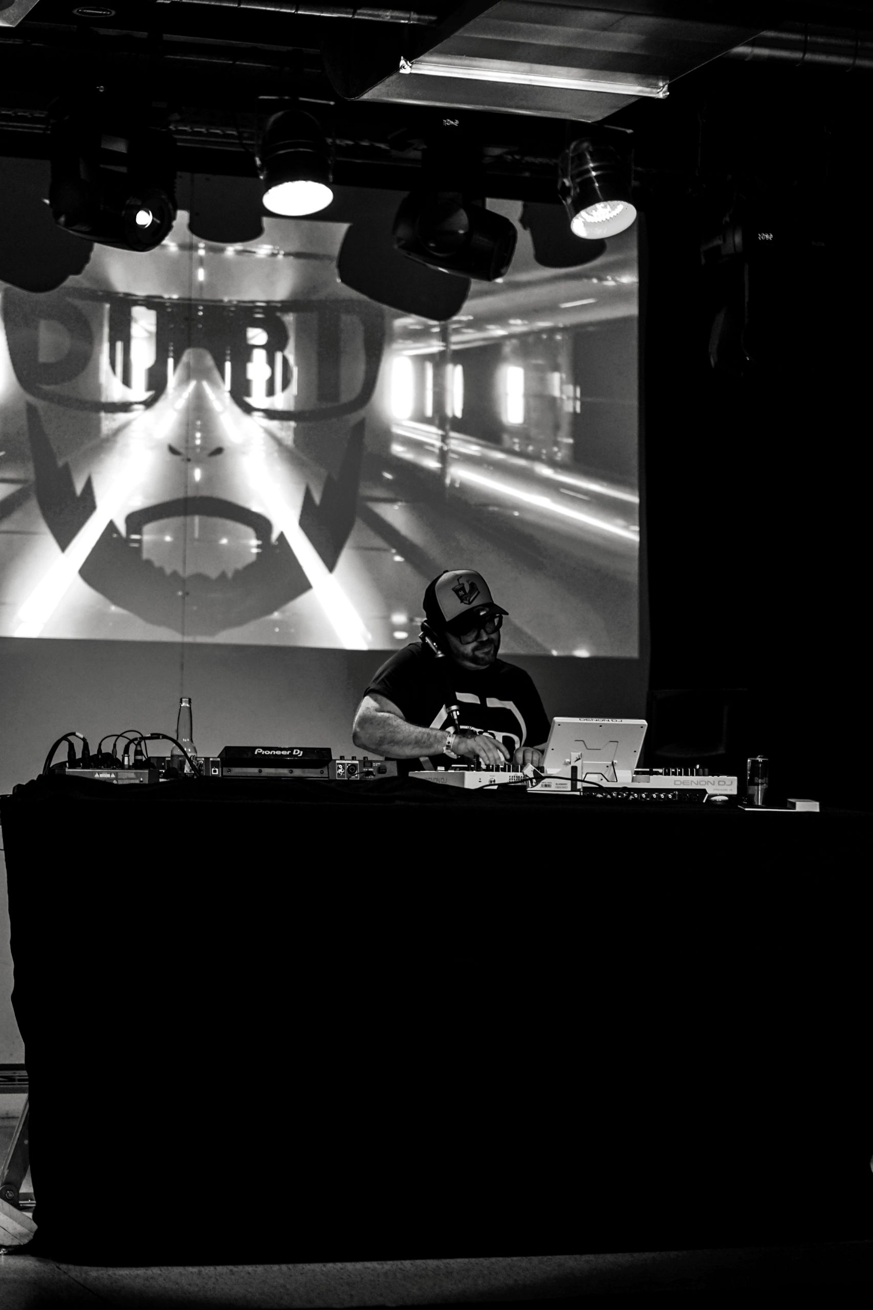 Live console — O.C. Dubi